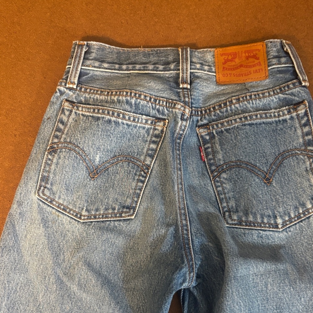 Levi's Wedgie Straight Fit 24” Waist  Denim Jeans in Light Blue distressed front - Picture 10 of 13